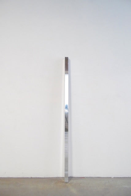 Découvrez chez Acid Gallery les Barres aluminium poli de Laurent Da Sylva | Année de production - 2021 | Technique - Fraisage numérique sur aluminium poli | Dimensions - 4x4x140 cm | 3000 €